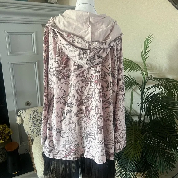 Logo by Lori Goldstein Light Pink Zip Hoodie with Black Floral Jacquard - Picture 5 of 9